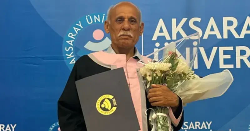 71 yaşında, ikinci üniversiteyi sevinç gözyaşlarıyla bitirdi