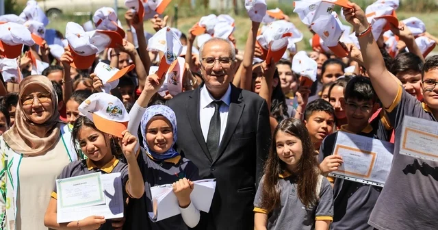 Çamelili öğrenciler karne sevincini Şırnak taki yaşıtlarıyla birlikte yaşadı Denizli Haberleri Habertürk Yerel Haberler