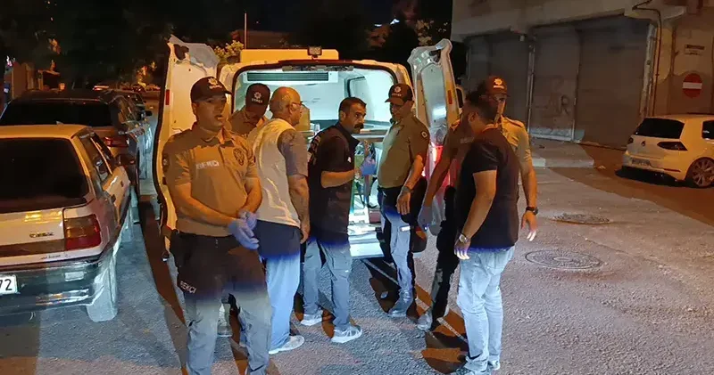 Yalnız yaşadığı evinde silahla vurulmuş halde ölü bulundu