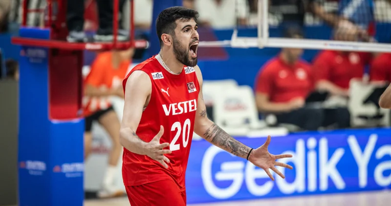 Efe Bayram ın yeni durağı Voley Prata!