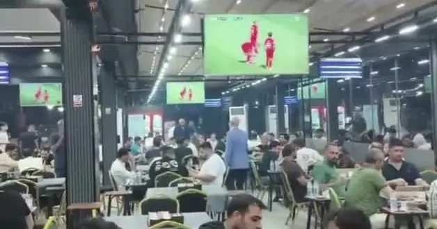 Mahmut Tanal kahveye gitti, konuşmasını kimse dinlemedi