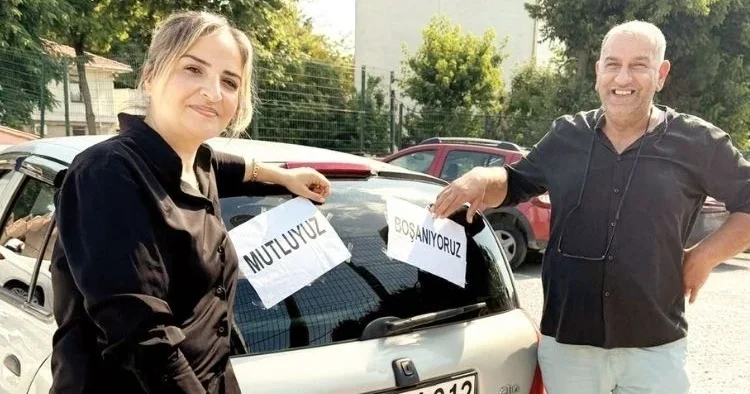 Düğüne gider gibi boşanmaya gittiler