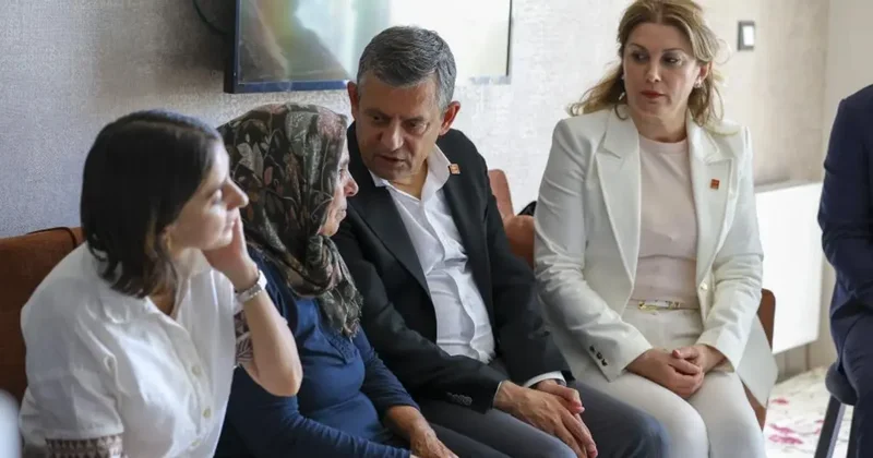 CHP Grup Başkanı Özel, Diyarbakır da Gülistan Doku nun ailesiyle görüştü