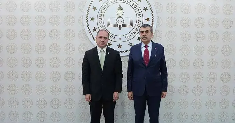 Bakan Tekin, Gürcistan Eğitim, Bilim ve Gençlik Bakanı Mikanadze ile bir araya geldi