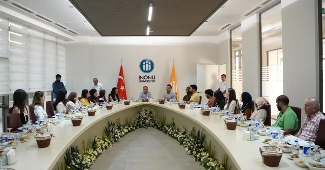 Türkçe Yaz Okulu düzenlenen kapanış yemeğiyle sona erdi Malatya Haberleri Habertürk Yerel Haberler