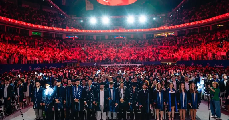 Bahçeşehir Üniversitesi’nde mezuniyet coşkusu