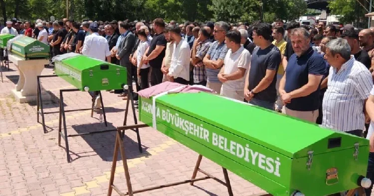 150 metrelik uçurumda facia: Hayatını kaybeden 5 kişi toprağa verildi