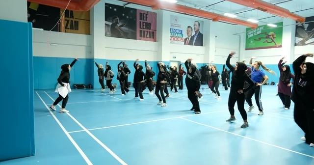 GSB Yaz Spor Okulları na Demirkent te bin 516 sporcu katılıyor Erzincan Haberleri Habertürk Yerel Haberler