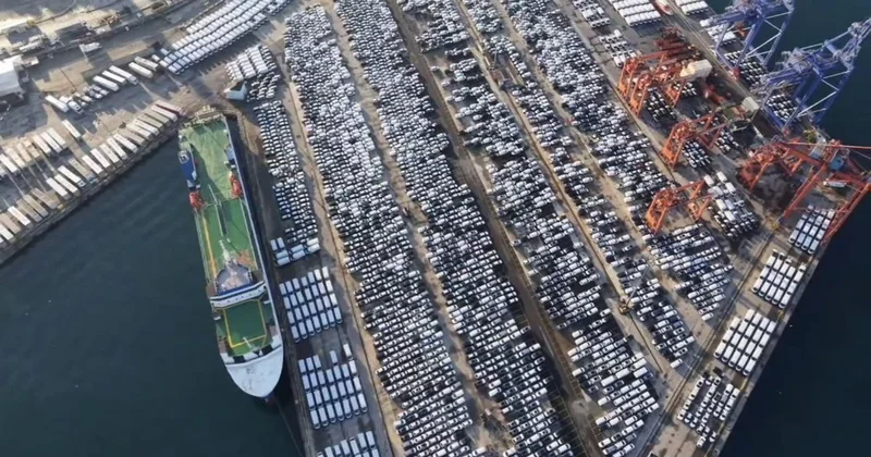 Haydarpaşa Limanı na Binlerce Araç İndi