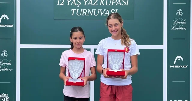 Osmangazi li raketten gururlandıran başarı Azra Özyardımcı dan kortta örnek mücadele Bursa Haberleri Habertürk Yerel Haberler