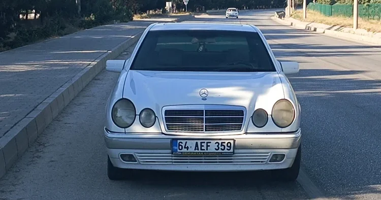 Sürücünün plaka oyunu kendisine pahalıya patladı: Aracı trafikten men edildi, ceza yedi