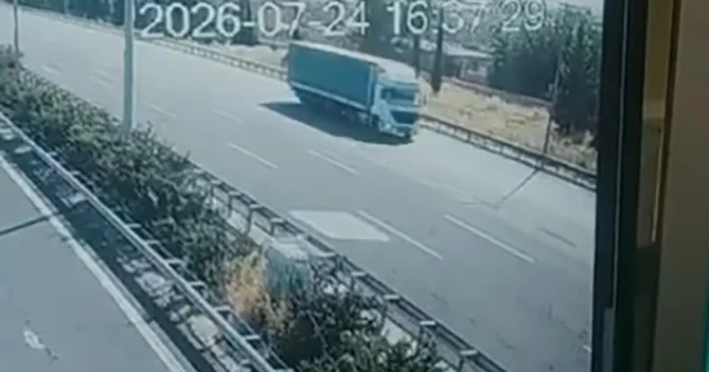 Ters yönde giden tır sürücüsüne 90 bin lira ceza Otobanda ters yönde giden tır tehlike saçtı Şanlıurfa Haberleri Habertürk Yerel Haberler
