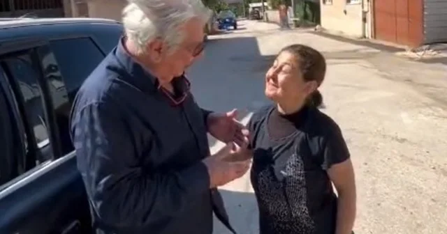 Yolunu şaşıran oyuncu Erdal Özyağcılar a yolu tarif edip, mavi yumurta verdi Bursa Haberleri Habertürk Yerel Haberler