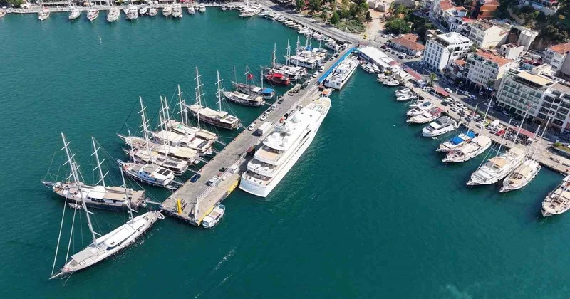 125 milyon dolarlık süper yat Fethiye’de yakıt ikmali yaptı