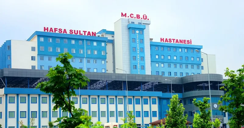 Manisa’da hastalarından bıçak parası aldığı iddia edilen doktor tutuklandı