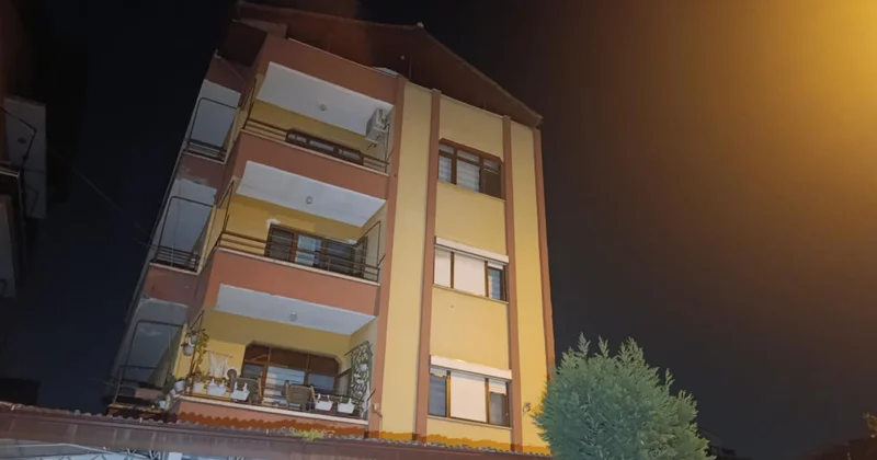 Kocaeli de 4 katlı bina boşaltıldı