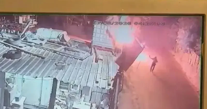 Avcılar’da oto galerideki araçları ateşe verip iş yeri sahibinden 10 milyon lira haraç istediler