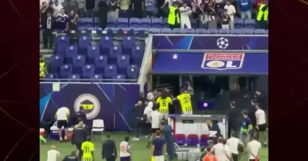 Guendouzi’ye saldıran Fransız taraftar Fenerbahçeli oyuncuları görünce dondu kaldı