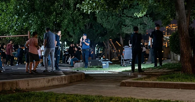 Parkta Bebek Arabasında Tabanca Bulundu