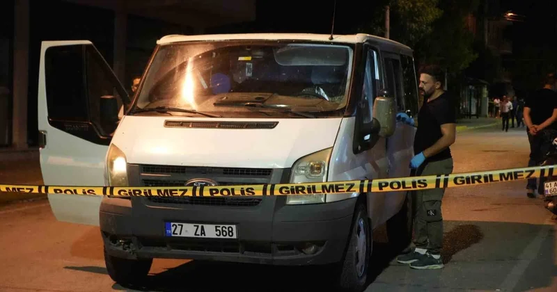 “Nişanlı kızı kaçırdılar” iddiası iki aileyi birbirine düşürdü! Sokak savaş alanına döndü
