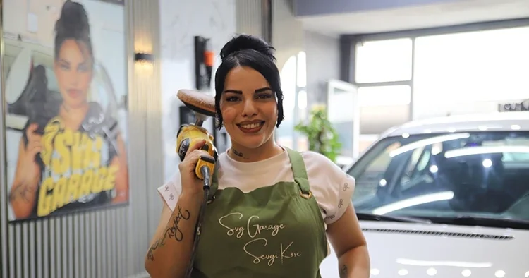 Sekreter olarak başladı patron oldu! Oto kaplamaya kadın eli değdi