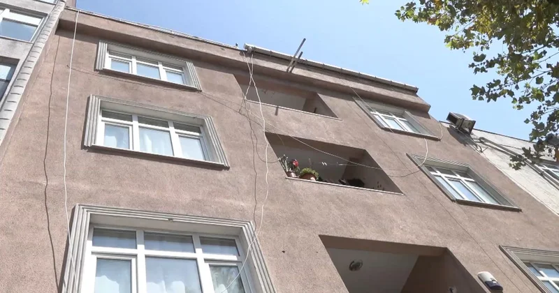 Kadın kıyafetli hırsızı mahalleli kovaladı