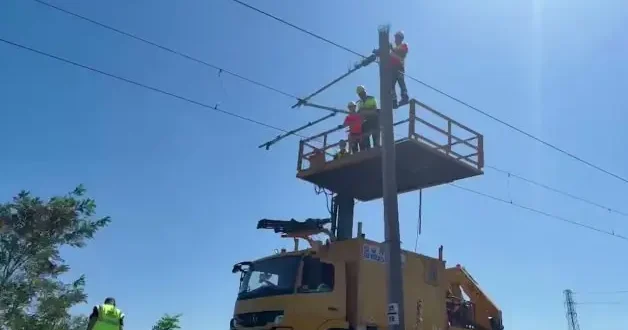 Tarihi demiryolunda leylekler için özel koruma kalkanı devrede