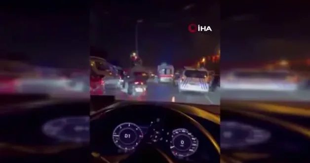 Küçükçekmece de şüpheli araç takibinde kaza: 3 yunus polisi yaralandı