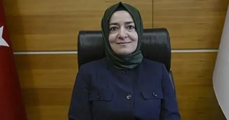 Fatma Betül Sayan Kaya, AK Parti’deki görevlerinden istifa ettiğini açıkladı