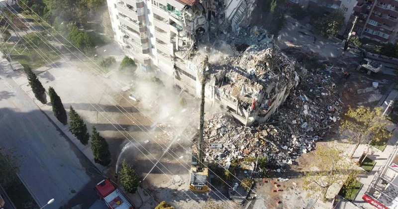 Uzman isimden korkutan uyarı! Türkiye de yıkım eşiği çok düşük