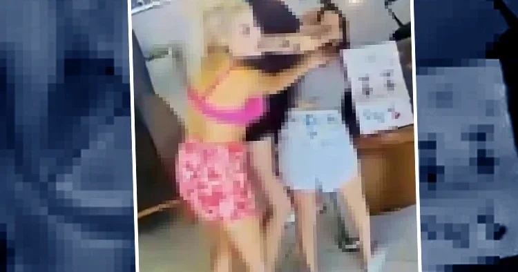 Akılalmaz kavga kamerada: Kafasını tutup defalarca masaya vurdu
