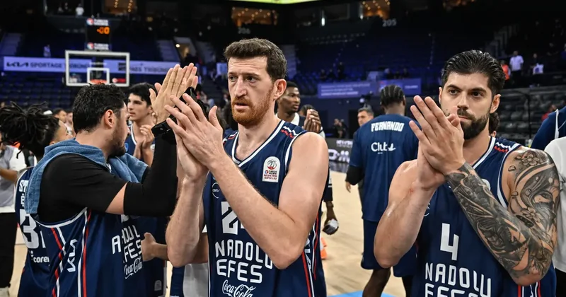 Pota derbisinde kazanan Anadolu Efes