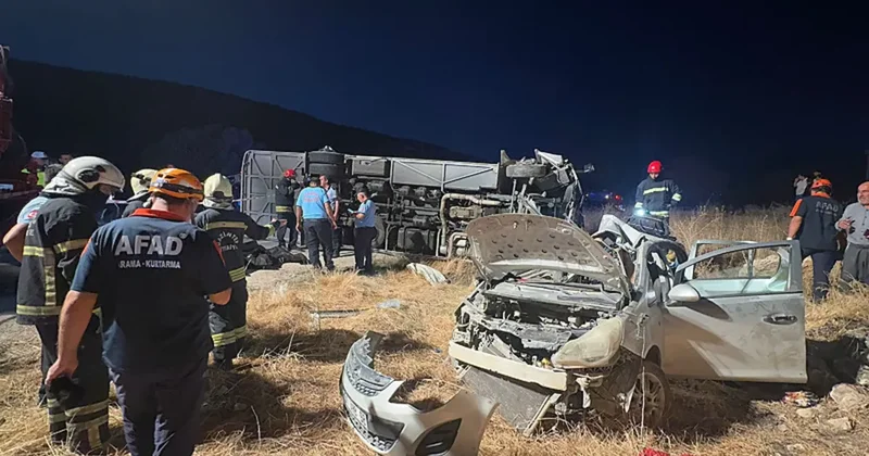 SON DAKİKA I Gaziantep te feci kaza: Otobüs devrildi! Ölü ve yaralılar var...