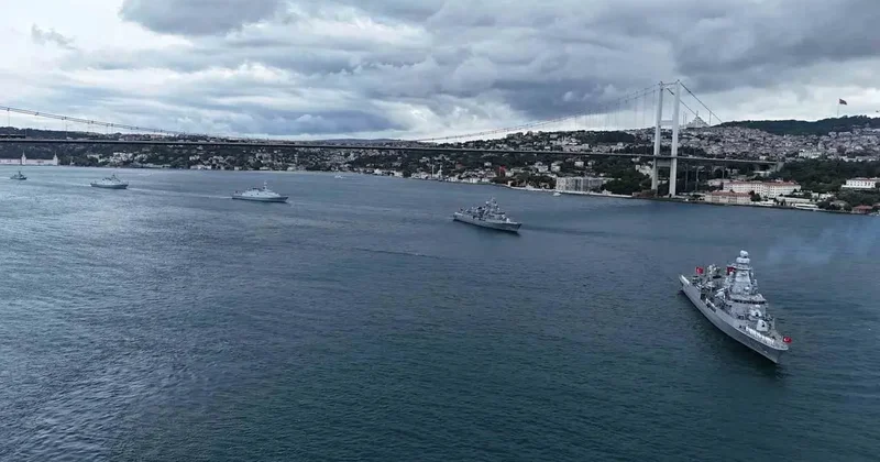 İstanbul Boğazı nda Preveze Deniz Zaferi hareketliliği! 15 gemi böyle geçti