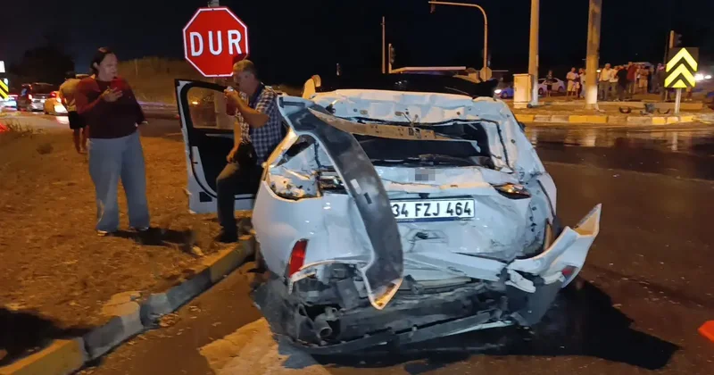 Antalya’da feci kaza: Tır 2 kişinin üzerine devrildi