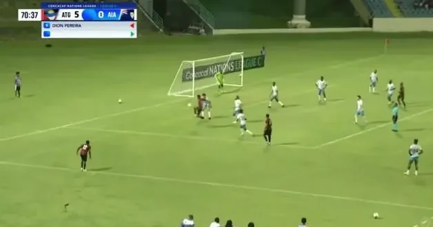 Futbol tarihinde bir ilk: 150 santimlik saç yüzünden 2 kırmızı kart