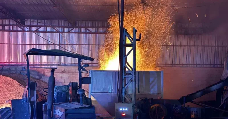 Kayseri’de talaş briketleme makinasında çıkan yangın büyümeden söndürüldü