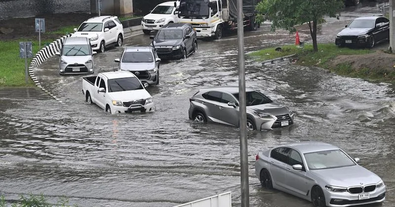 Tayland da muson yağmurları sel felaketine dönüştü Sözcü Gazetesi
