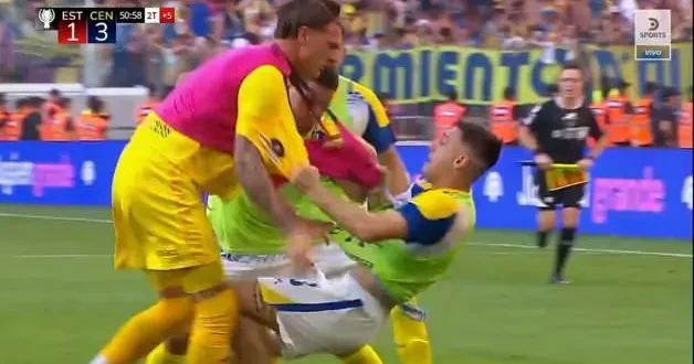 Dİ Maria Fernando Muslera yı fena avladı