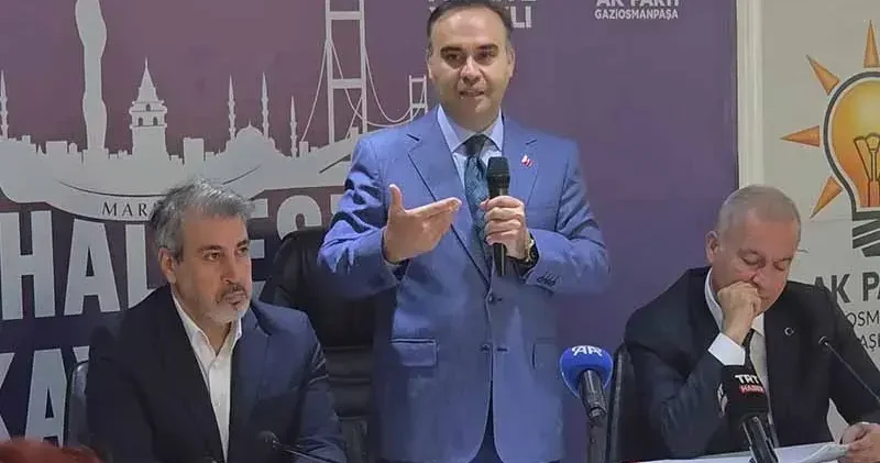 Bakan Kacır: O liderin yanında olmaktan büyük bir şeref duyuyoruz