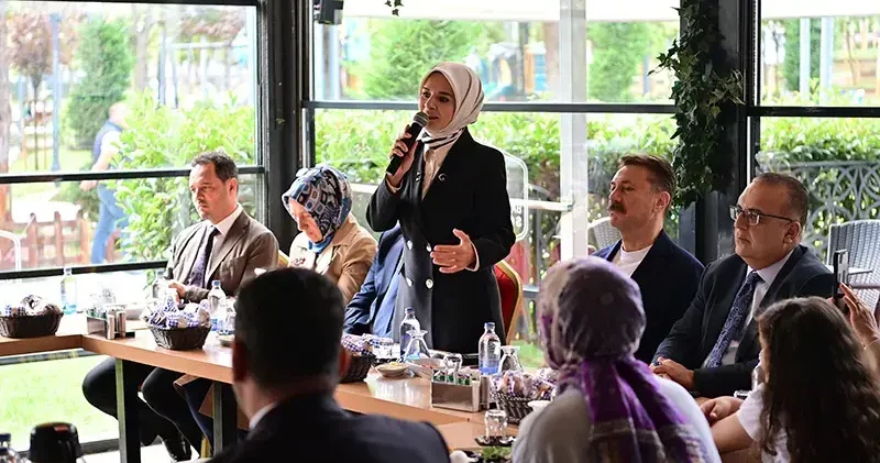 Bakan Göktaş, Türkiye Yüzyılı Buluşmaları kapsamında Bahçelievler’i ziyaret etti