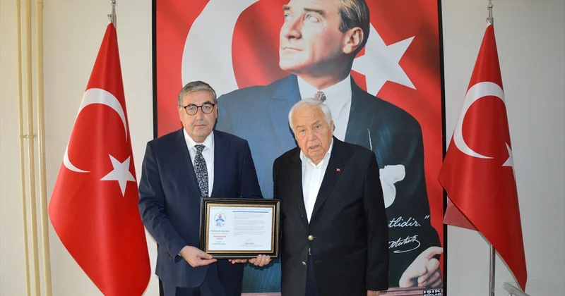 Hala iyi insanlar var dedirten hareket! 2 dairesini öğrenci bursu için bağışladı
