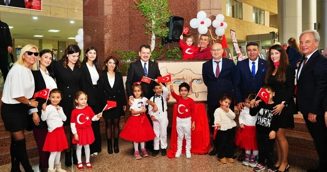 İzmir de minik ellerden Cumhuriyet Bayramı na özel resim sergisi İzmir Haberleri