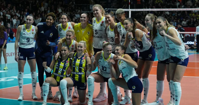 Sultanlar Ligi nde derbide Fenerbahçe, Beşiktaş ı devirdi! Voleybol Haberleri