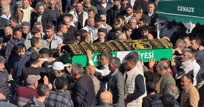 Traktör tamir ederken ağır yaralanan genç öldü