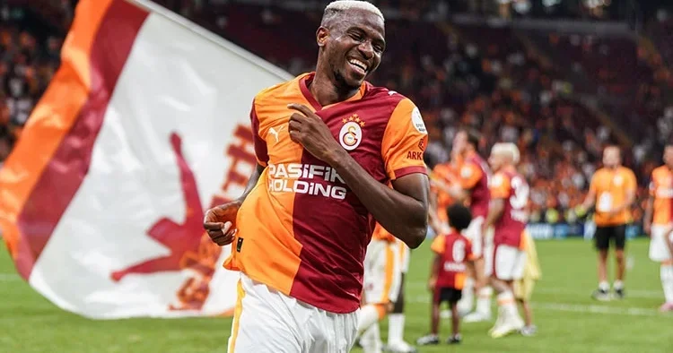 Osimhen den imalı paylaşımlar!