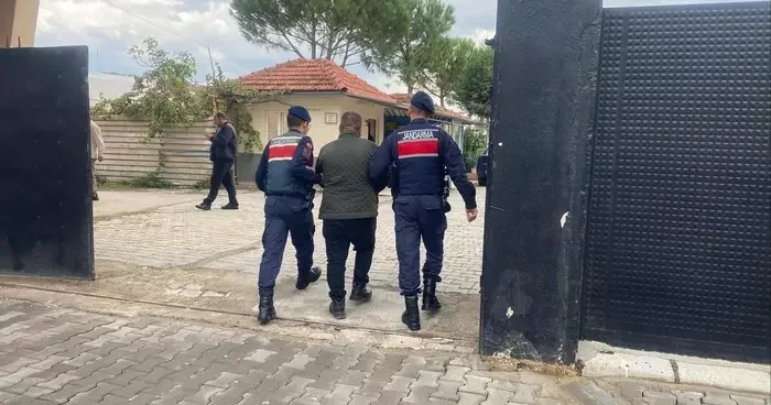 Jandarma aranan şahıslara geçit vermiyor