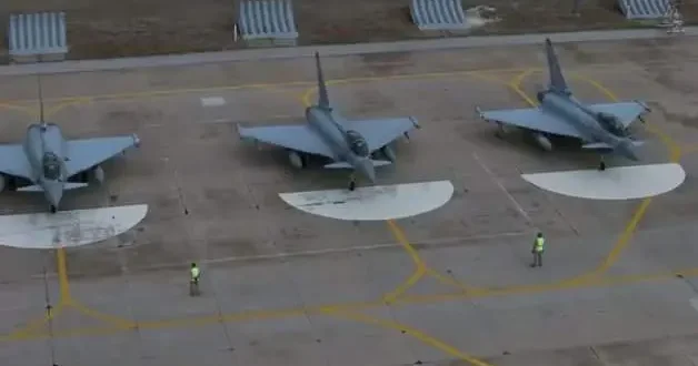 Eurofighter savaş uçaklarını Türk hava sahasında F 16 lar karşıladı