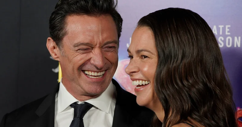 Hugh Jackman ile sevgilisi Sutton Foster ilk kez çift olarak kırmızı halıda magazin haberleri