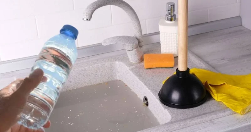 Tıkanan lavabolar için 1 pet şişe yeterli: Tesisatçıya veya lavabo açıcıya gerek kalmıyor Sözcü Gazetesi